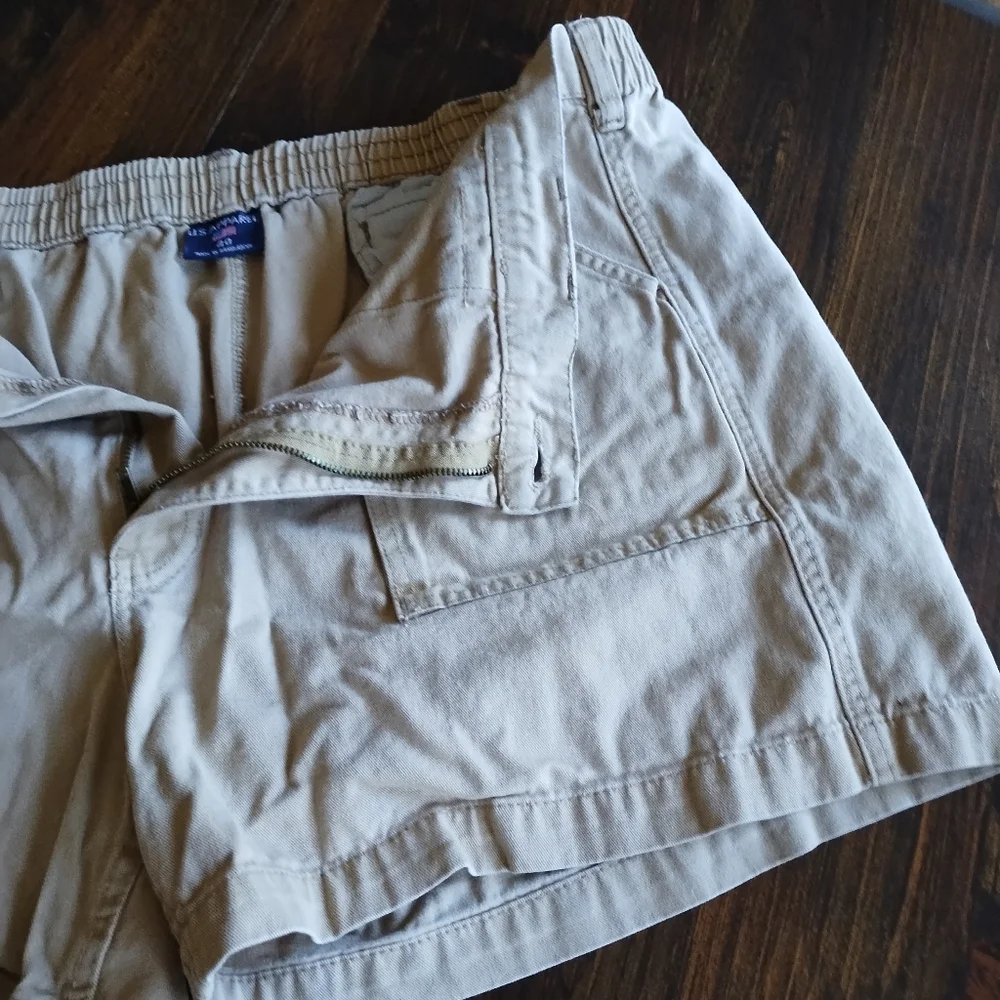 U. S. Apparel khaki Shorts, Size 40